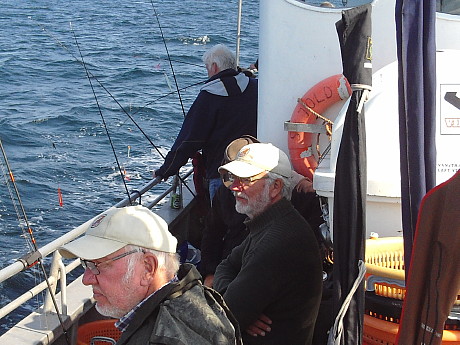 Fred og ro medens Skjold skifter plads -