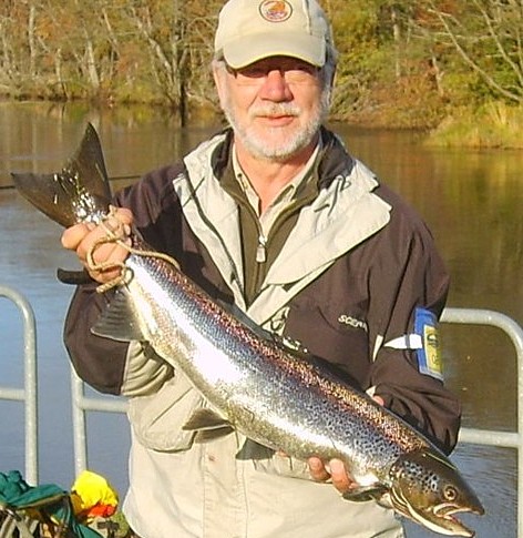 Erik kunne fremvise en flot blank laks.